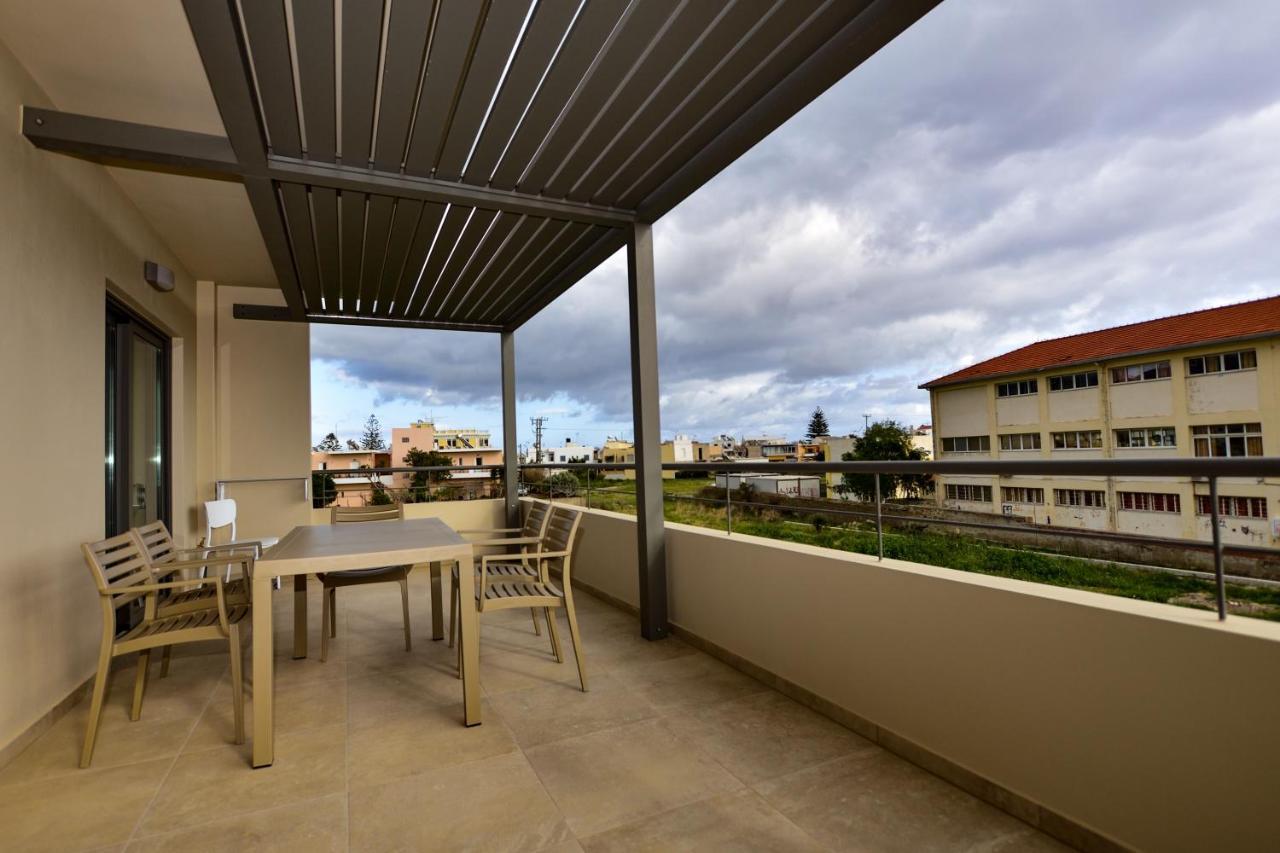 Rosemary Apartments Palaiochora Exterior foto